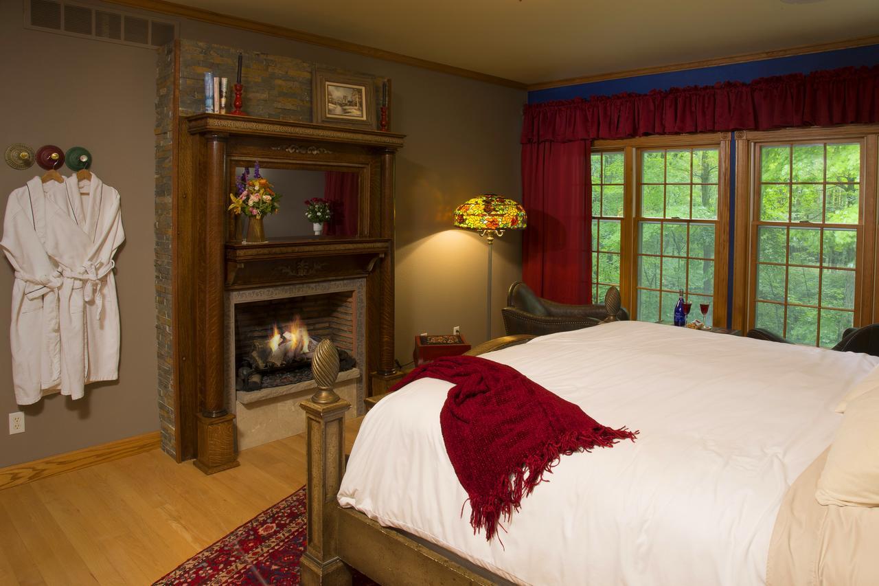 Hidden Serenity Bed And Breakfast West Bend Esterno foto